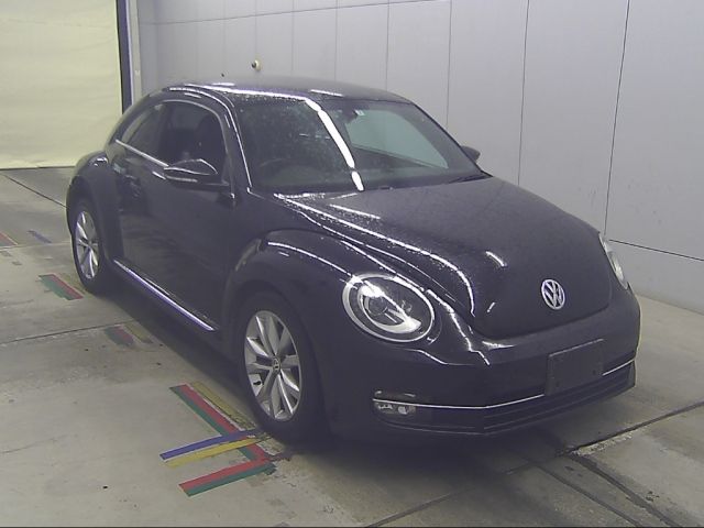 70413 Volkswagen The beetle 16CBZ 2013 г. (Honda Kansai)